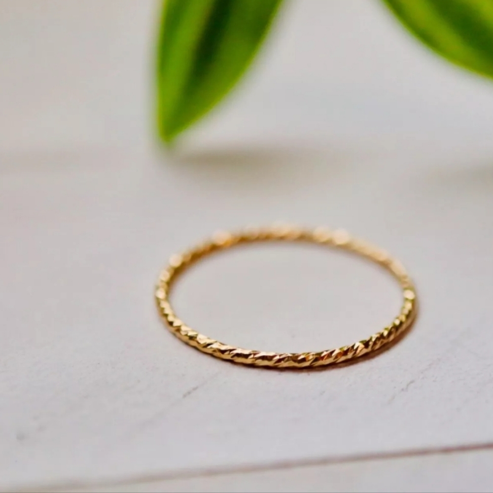 Ring 💛 - Picture 2 of 2